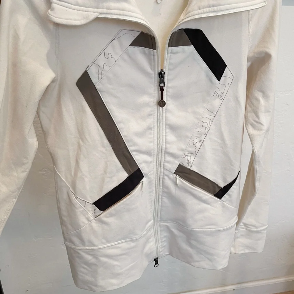 Lululemon cream stride jacket size 4 - Picture 4 of 15